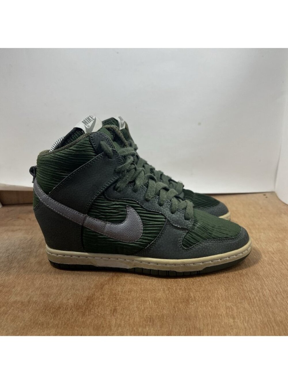 Nike Dunk Sky High Hidden Wedge Sneakers Carbon Green 528899-302 Women’s US 7